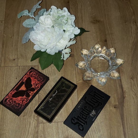 3 eyeshadow contour palette's